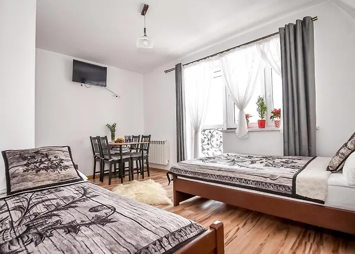 Gæstehus Fiakrowe Izby Poronin